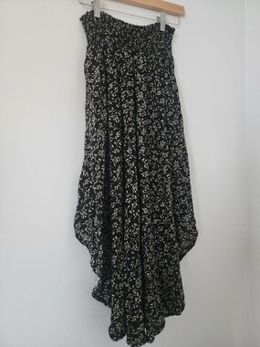 Sozy Mia Midi Smocked Waist Black Floral High-Low Skirt - Like New - S